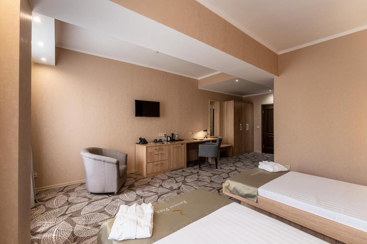 Hotel Renion Park Almaty