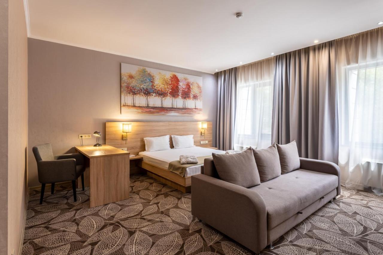 Отель Renion Park 4*